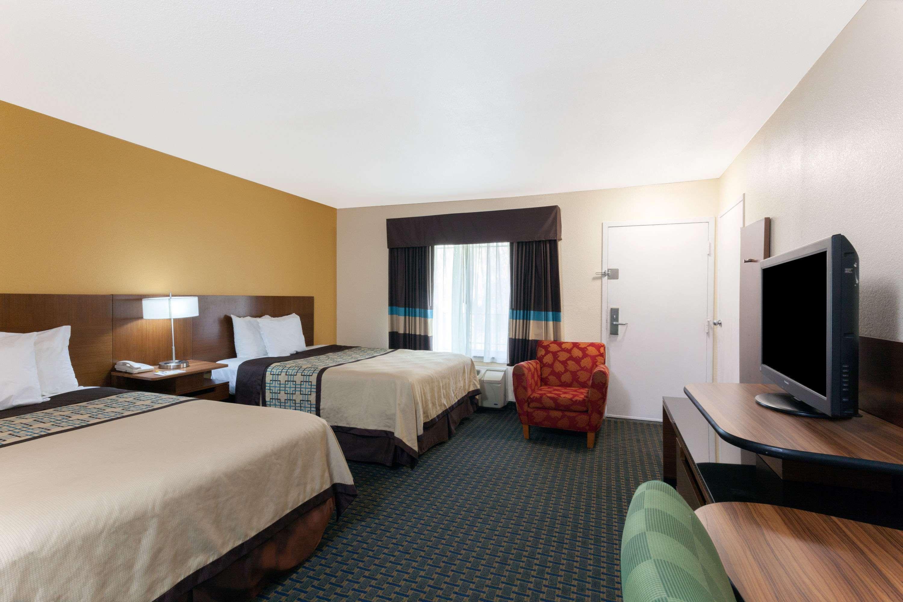 Days Inn By Wyndham Mission Valley-Sdsu San Diego Exterior photo
